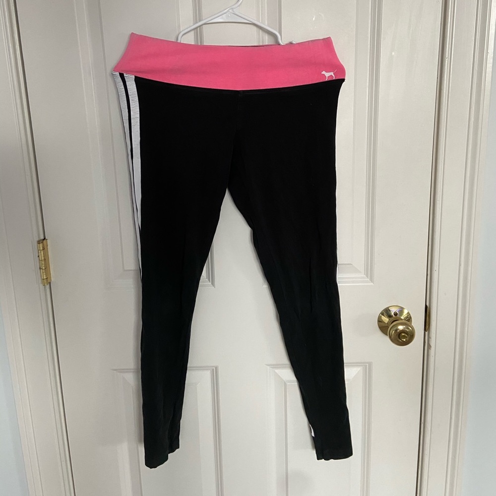 Pink yoga leggings